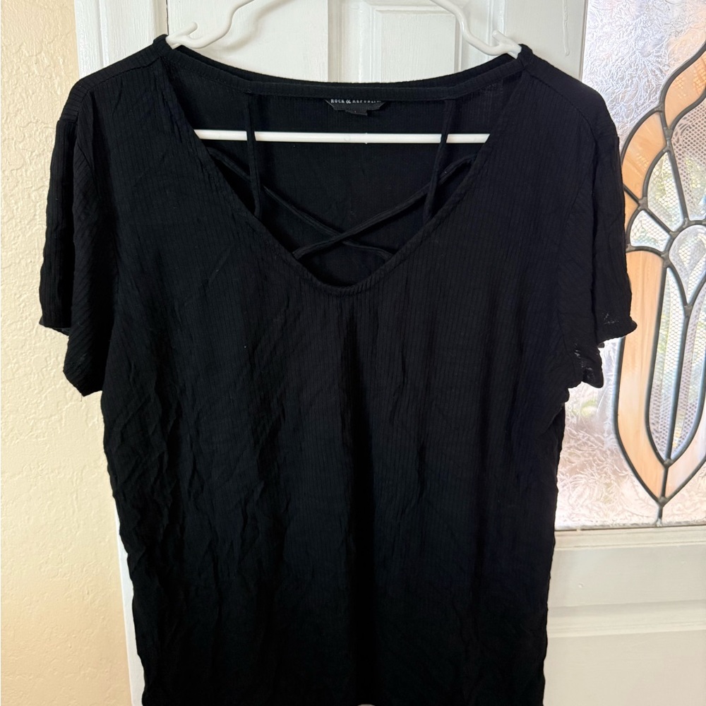 Rock & Republic Black Crisscross Short Sleeve Tee